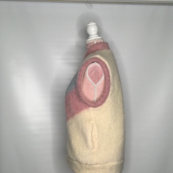 Tundra wool and sherpa extra warm vest. - Picture 6 of 10